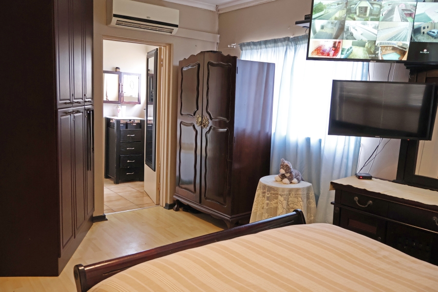 4 Bedroom Property for Sale in Retreat Western Cape